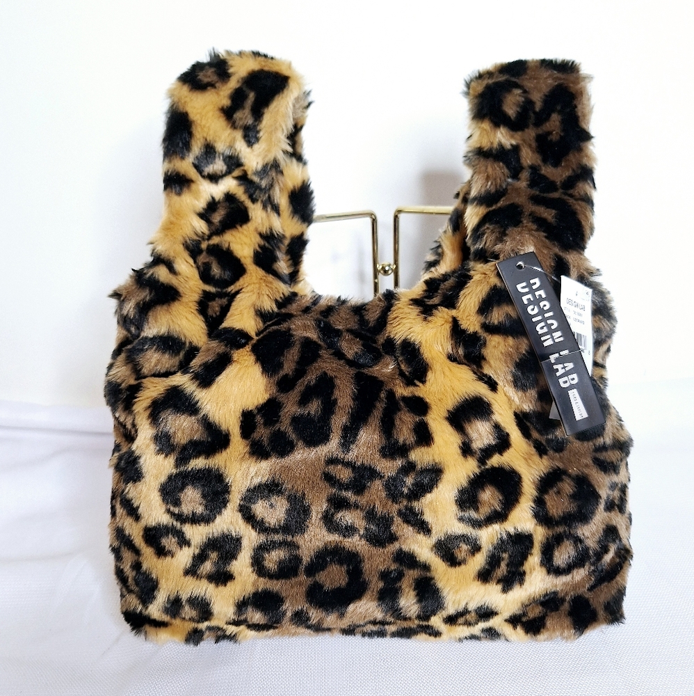NWT Design Lab brand "The Leapard in Fur" Leapard print bag.